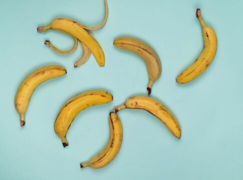 Why Bananas Are Curved: The Surprising Science Behind It — General trivia by Trivia Daily