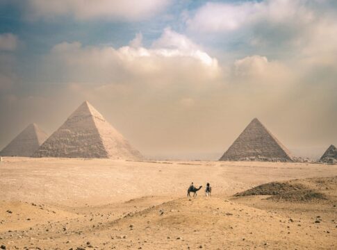 9 Surprising Facts About Cleopatra Living After Pyramids — General trivia by Trivia Daily
