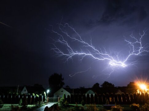 Why Lightning Creates Glass When It Strikes Sand — Odd Science/Facts trivia by Trivia Daily
